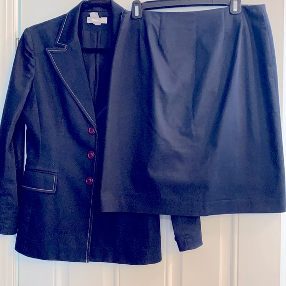 Navy Blue Skirt Suit with Tan Stitching - Picture 5 of 9